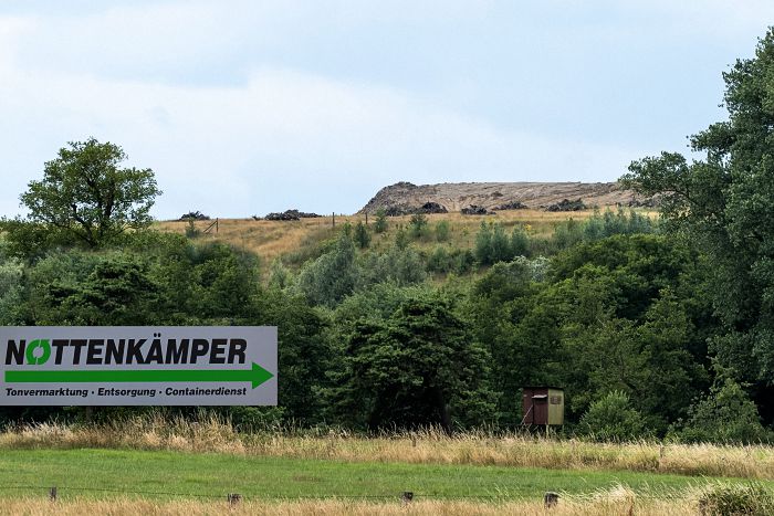 Inmitten ländlicher Idylle: Deponie Mühlenberg, auf der von der Firma Nottenkämper widerrechtlich giftige Ölpellets verbracht wurden.
