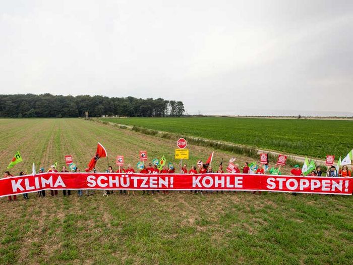RWE überschreitet mit der Rodung des Hambacher Forstes eine rote Linie, deshalb wechseln wir zu einem Ökostromanbieter 