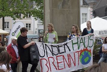 FFF in Moers: "Unser Haus brennt".
