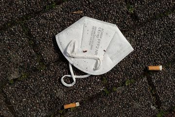 Mundschutz und Zigarettenfilter: in beiden steckt Plastik