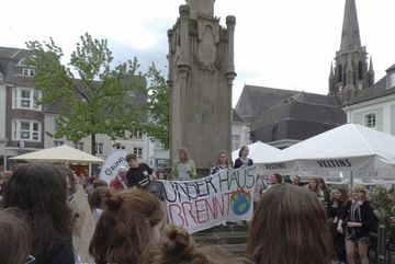 FFF in Moers: "Unser Haus brennt". 