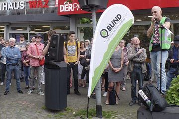 FFF in Moers (24.05.2019), Michael Zerkübel von der BUND-Ortgruppe Moers hält eine Rede.