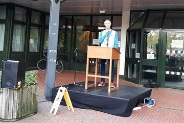 Günther Rinke, Vorsitzender der BUND-Kreisgruppe Wesel, bei seiner Rede