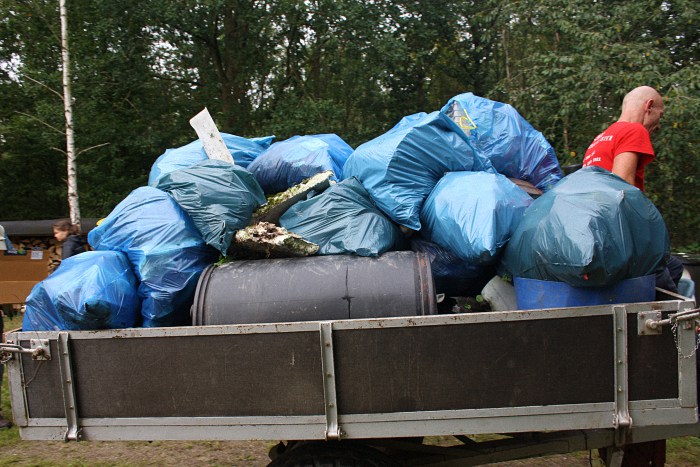 RhineCleanUp 2021 - Abtransport des gesammelten Mülls